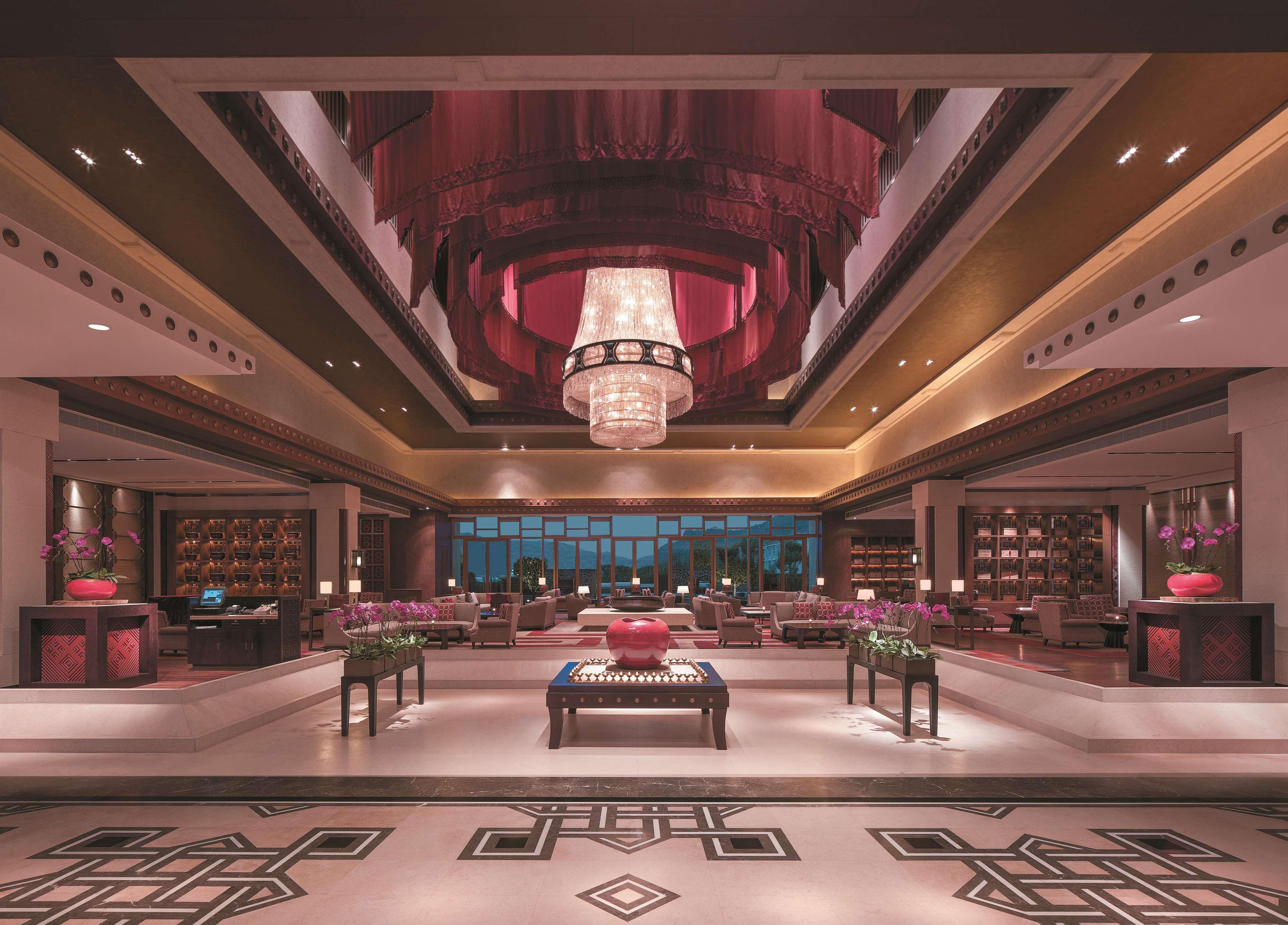 Shangri-La Lhasa Exterior photo